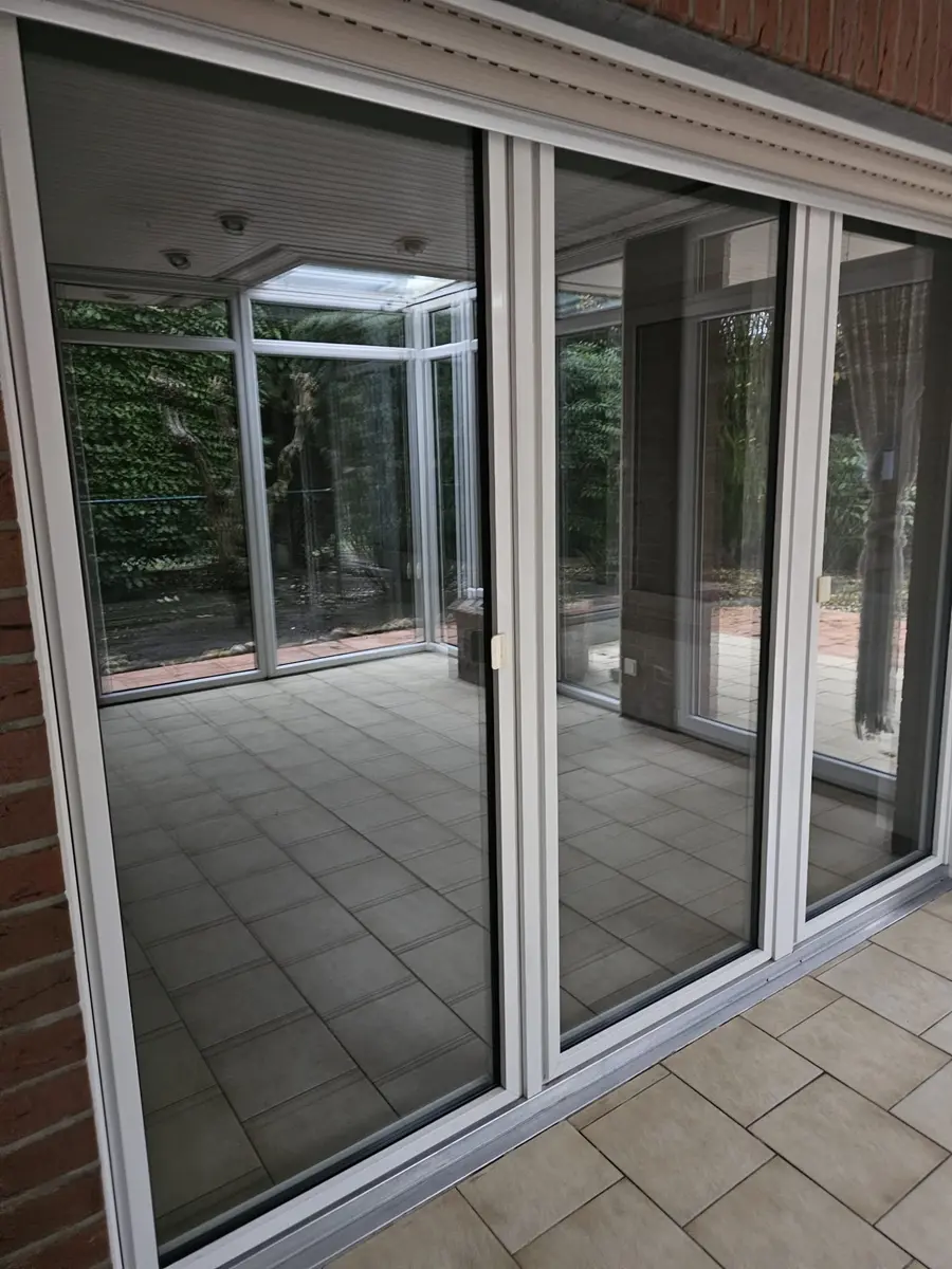 Fensterreinigung an Glasfassade